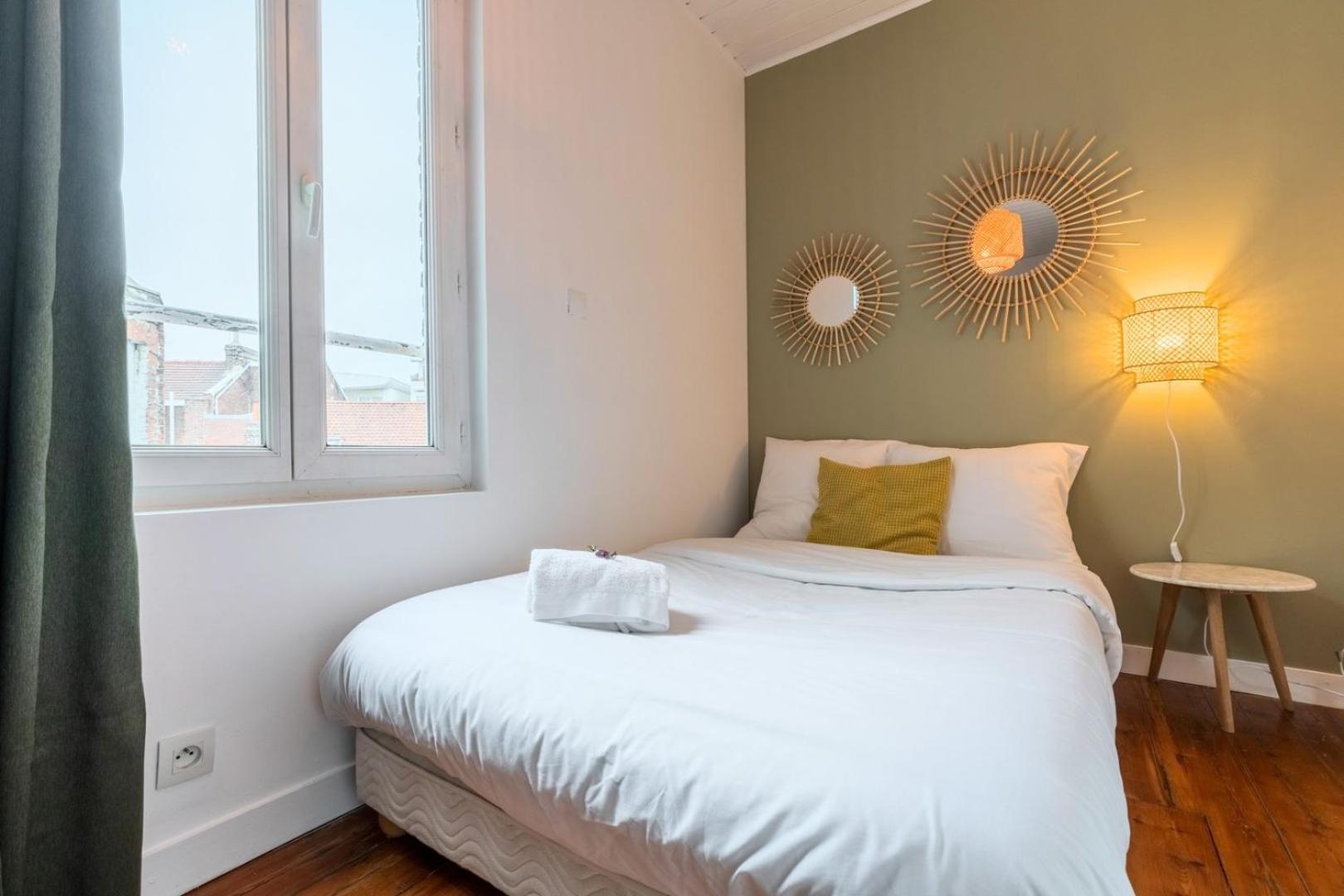 2-Bedroom Apartment Near Metro ليل المظهر الخارجي الصورة